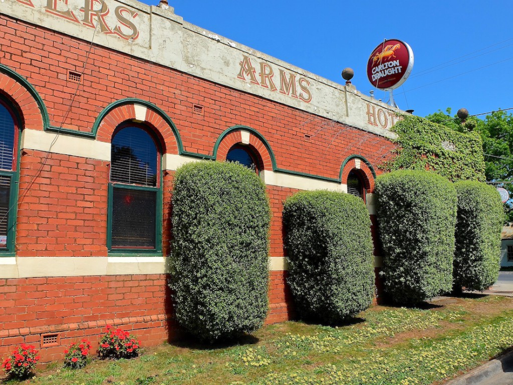 Daylesford Farmers Arms exterior